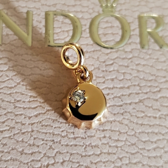 Pandora ME Lucky Bottle Cap Mini Dangle - Picture 3 of 11